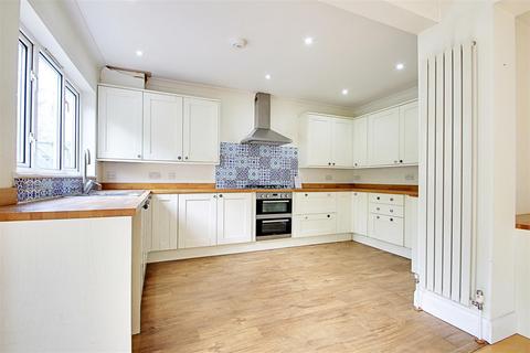 103 Hempstead Road, Kings Langley, WD4 8BS