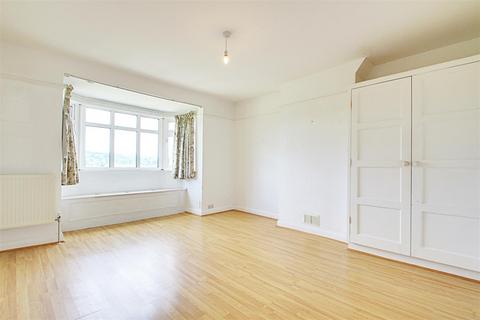 103 Hempstead Road, Kings Langley, WD4 8BS