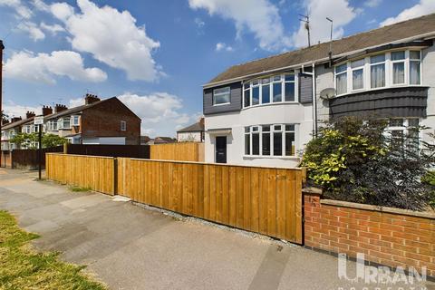 3 bedroom end of terrace house for sale, Boothferry Road, Hull