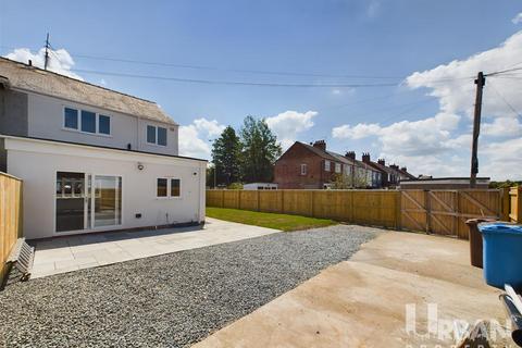 3 bedroom end of terrace house for sale, Boothferry Road, Hull