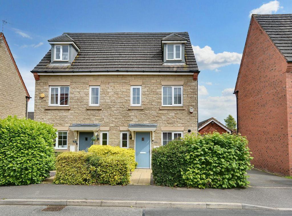 Flatts Lane, Calverton, Nottingham... 3 bed semidetached house £1,050 pcm (£242 pw)