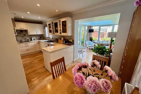 4 bedroom house for sale, Woodbrook Gardens, Waltham Abbey