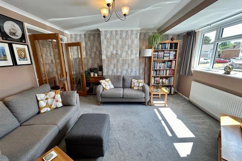 10 Woodbrook Gardens, Waltham Abbey, EN9 3DA
