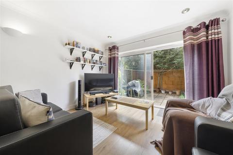 2 bedroom house for sale, Henfield Road, London
