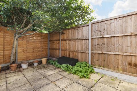 2 bedroom house for sale, Henfield Road, London