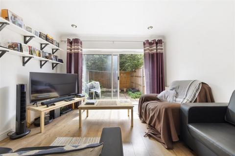 2 bedroom house for sale, Henfield Road, London