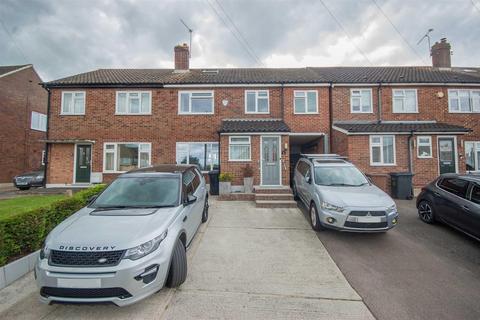 4 bedroom semi-detached house for sale, Gloucester Avenue, Moulsham Lodge, Chelmsford