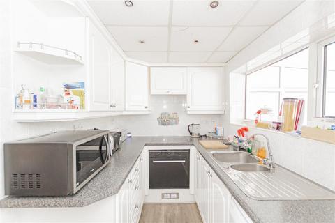 98 Green Walk, Crayford, Dartford, DA1 4JL