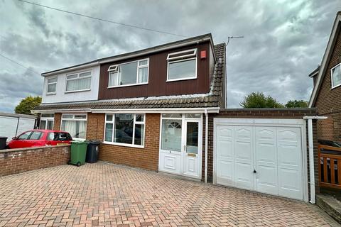 3 bedroom semi-detached house for sale, Norristhorpe Avenue, Liversedge