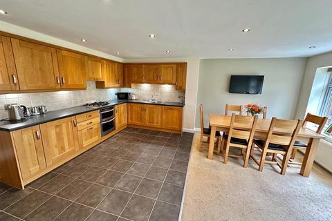 3 bedroom semi-detached house for sale, Norristhorpe Avenue, Liversedge