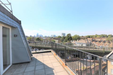 2 bedroom apartment to rent, Commercial Road, Limehouse, E14