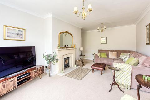 35 Rennison Drive, Wombourne, Wolverhampton, WV5 9HW
