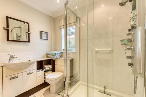 35 Rennison Drive, Wombourne, Wolverhampton, WV5 9HW