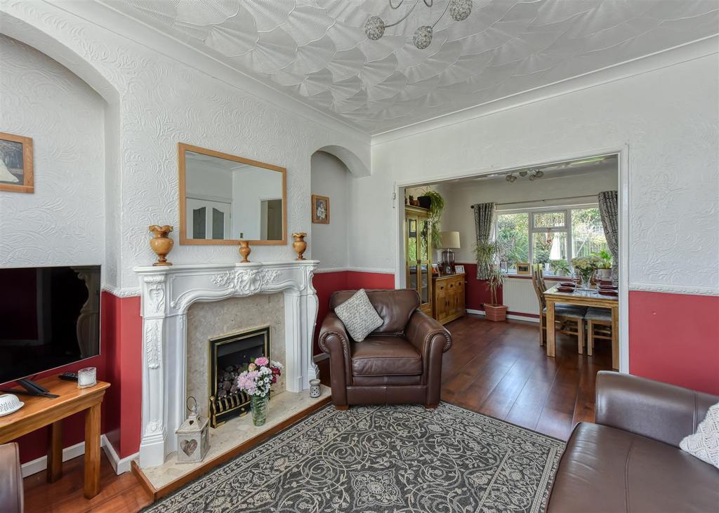 152 Fairview Road-living2 APR25.jpg