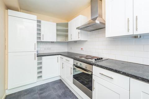 2 bedroom flat for sale, Montana Close, South Croydon