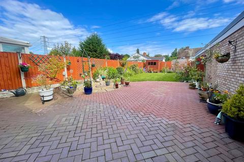 3 bedroom semi-detached house for sale, Burghley Drive, West Bromwich, B71 3LX