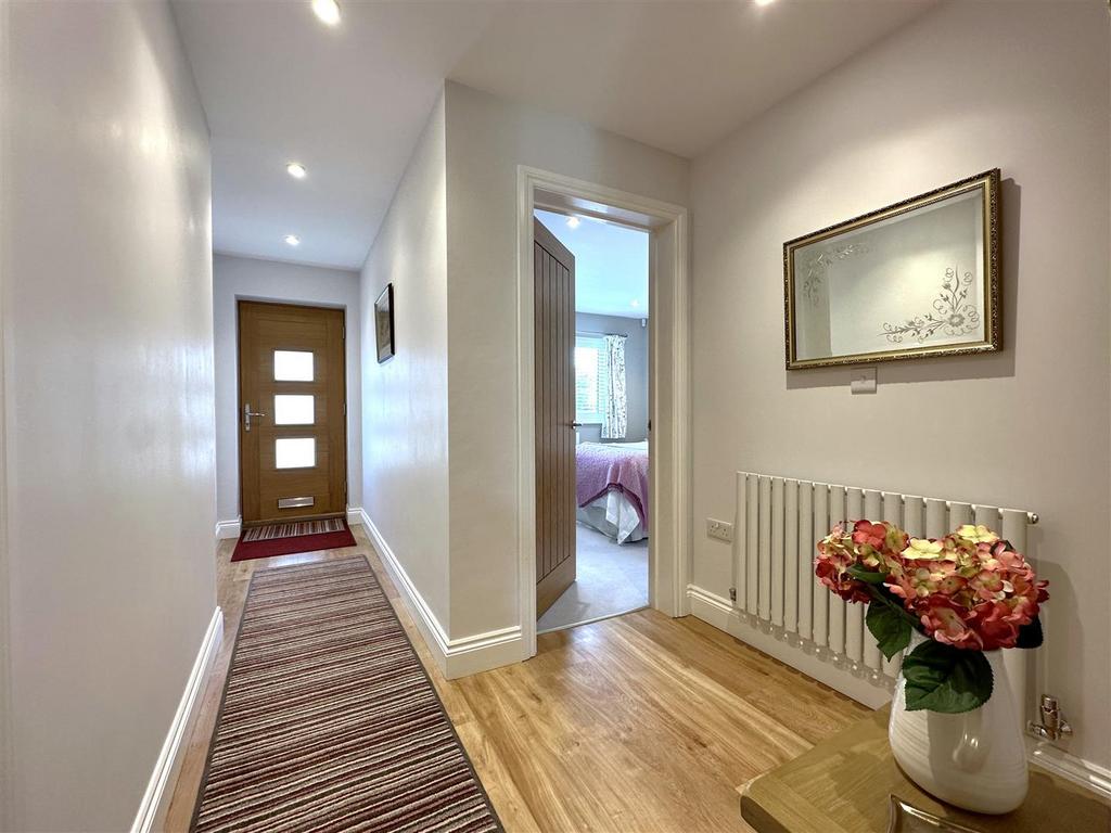 Inviting Entrance Hall 424