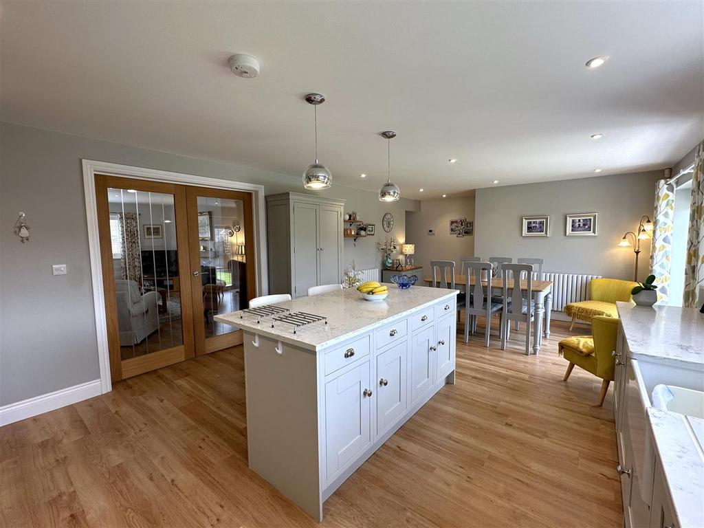 OPEN-PLAN Dining Kitchen 346