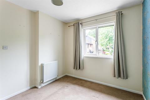 16 Padbrook, Oxted, RH8 0DW