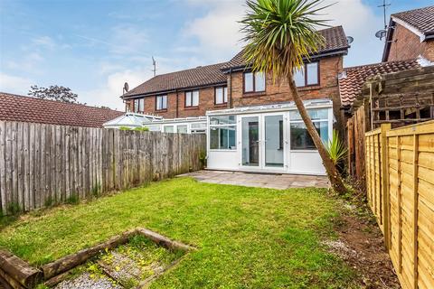 16 Padbrook, Oxted, RH8 0DW
