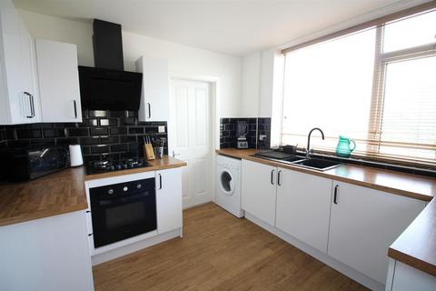 3 bedroom semi-detached house for sale, Kingswear View, Leeds LS15