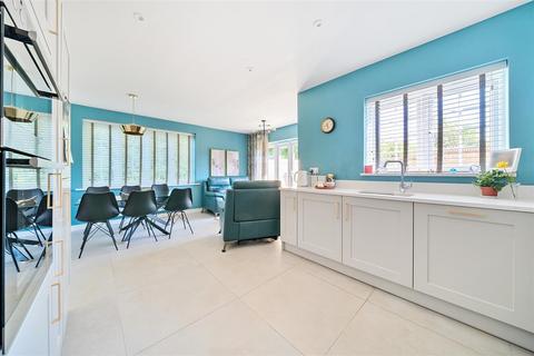 4 bedroom detached house for sale, Assart Way, Chippenham