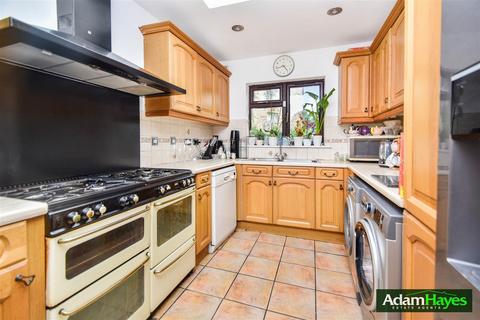 3 bedroom semi-detached house for sale, Summers Lane, London N12