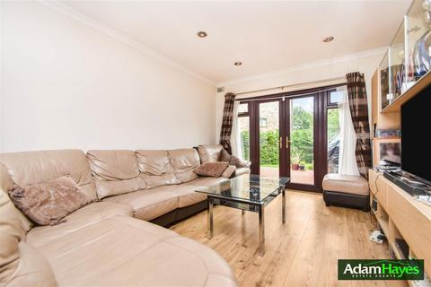 3 bedroom semi-detached house for sale, Summers Lane, London N12