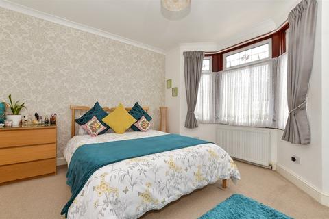 5 bedroom terraced house for sale, Richmond Road, Ilford, Essex