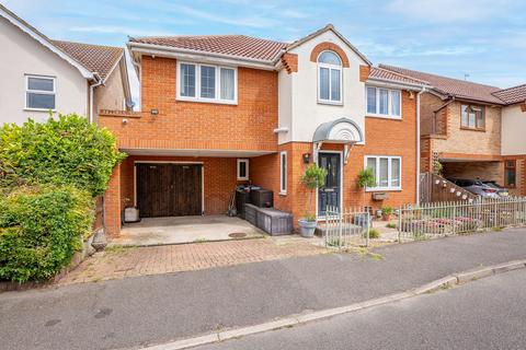 4 bedroom detached house for sale, George Close, Canvey Island, SS8