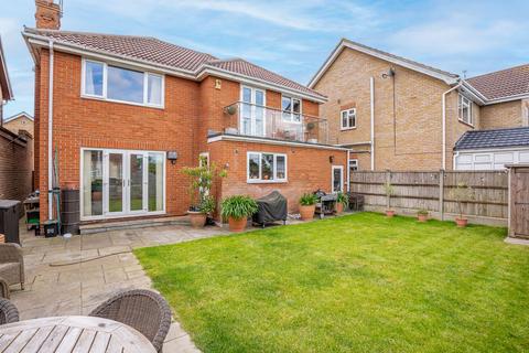 4 bedroom detached house for sale, George Close, Canvey Island, SS8