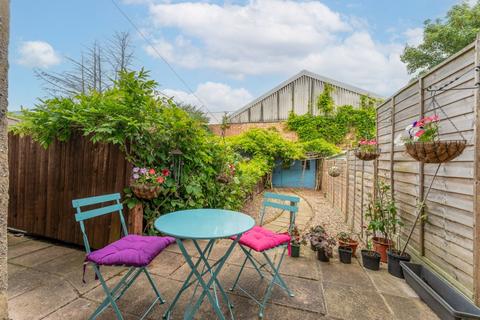 2 bedroom maisonette for sale, Garth Road, Morden SM4