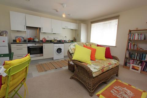 2 bedroom ground floor flat for sale, Wain Close, Penarth, CF64