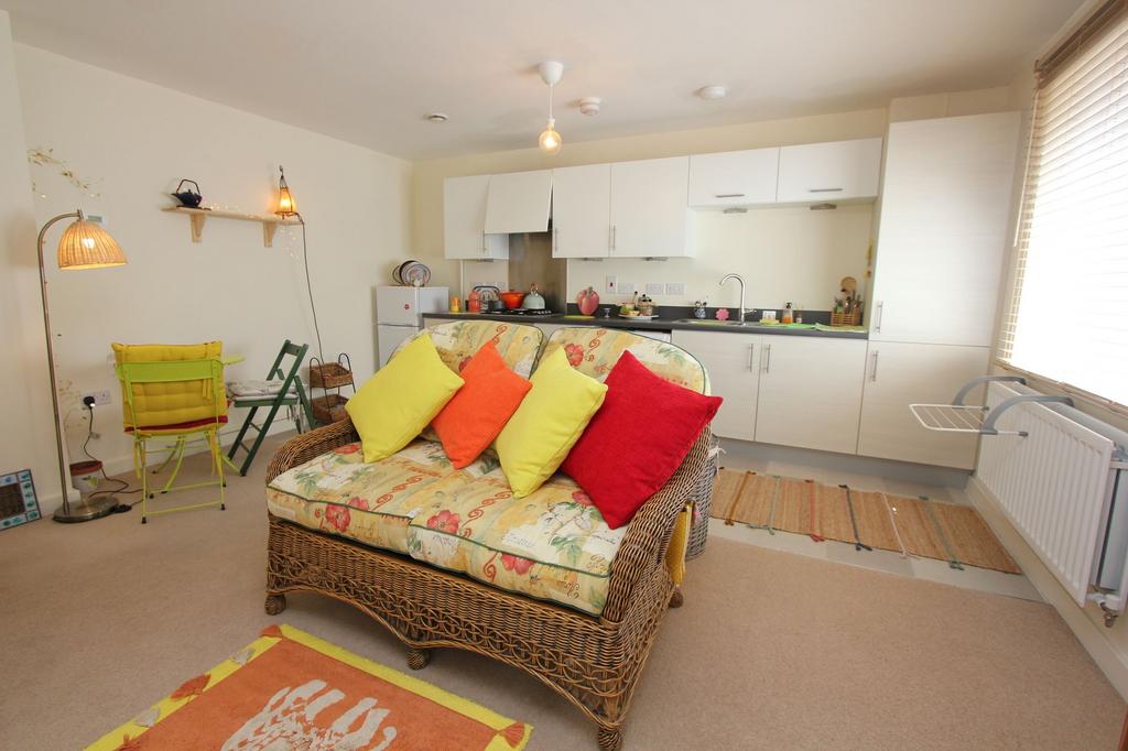 Lounge Kitchen