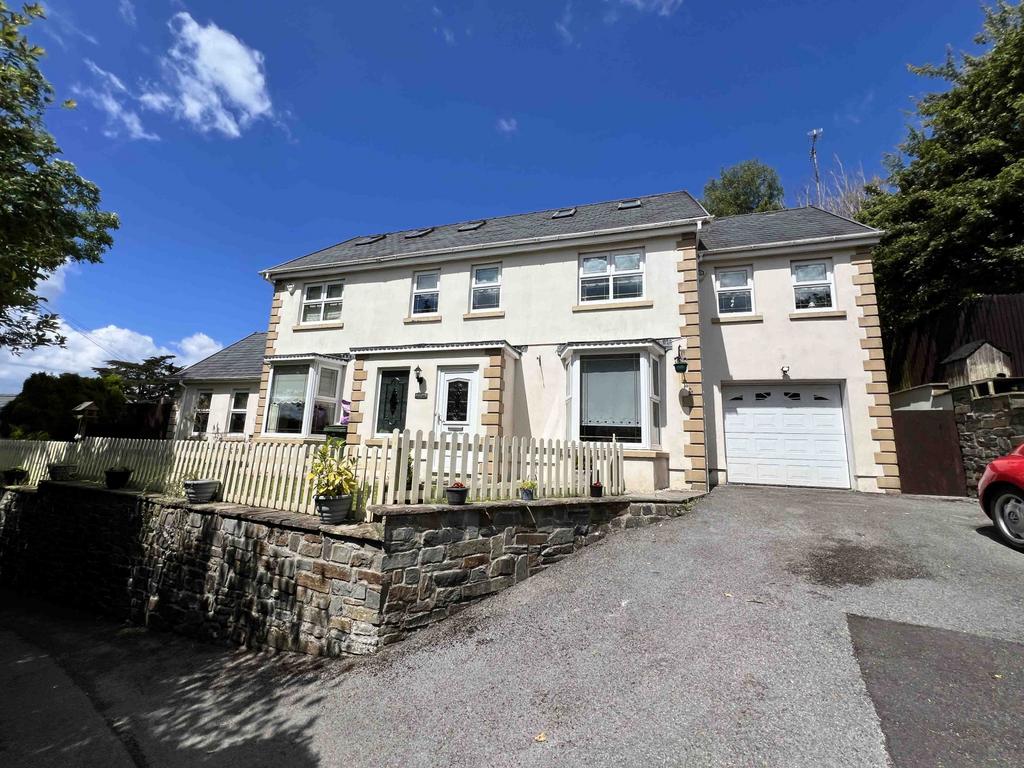 4 Bedroom Detached in Pontarddulais For rent