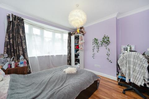 1 bedroom flat for sale, Berry Avenue, Watford WD24