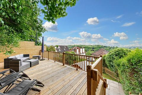 32 Cliff End, Purley, CR8 1BN