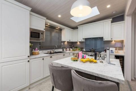 2 bedroom lodge for sale, Poulton Plaiz Leisure Park, , Garstang Rd W FY6