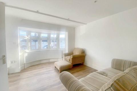 1 bedroom flat to rent, Walton Avenue, Cheam SM3