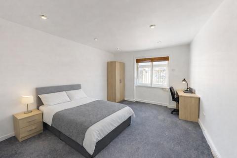 2 bedroom flat to rent, Marine Parade, Brighton, BN2