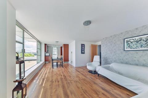 2 bedroom apartment for sale, Barrier Point Road, Royal Wharf, E16