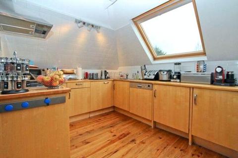 3 bedroom duplex to rent, Marsh Road, Pinner, HA5