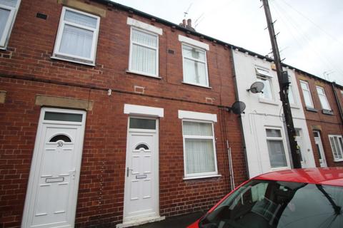 2 bedroom terraced house to rent, Oxford Street, Normanton