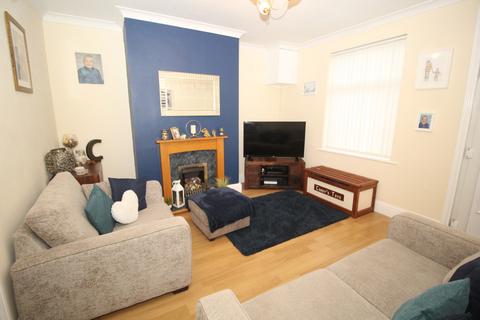 2 bedroom terraced house to rent, Oxford Street, Normanton