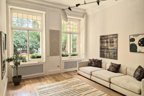 2 bedroom apartment to rent, Cadogan Square, Knightbridge, SW1X