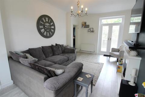 12 Beech Grove, Oakdale, Blackwood, NP12 0JL