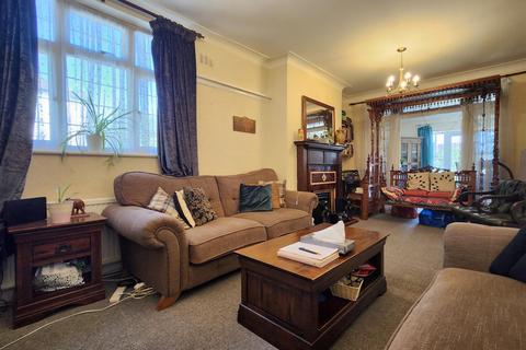 4 bedroom semi-detached bungalow for sale, Redbridge Lane East, Ilford