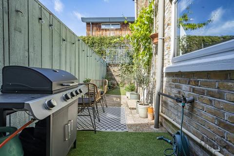 157a Simms Road, London, SE1 5QJ