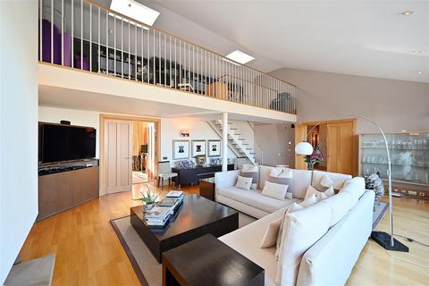 3 bedroom apartment for sale, Coleridge Gardens, Chelsea, SW10