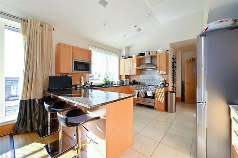 3 bedroom apartment for sale, Coleridge Gardens, Chelsea, SW10